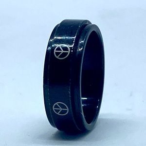 Graphite black “Peace” ring